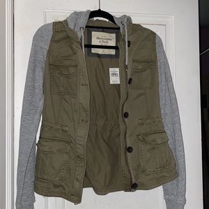 NWT Abercrombie & Fitch army green hooded jacket